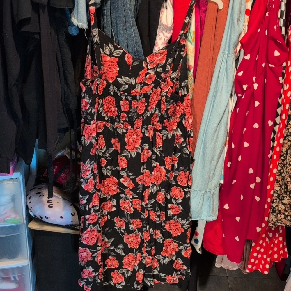 Torrid size 1 Floral Black and Red Dress - Picture 3 of 4